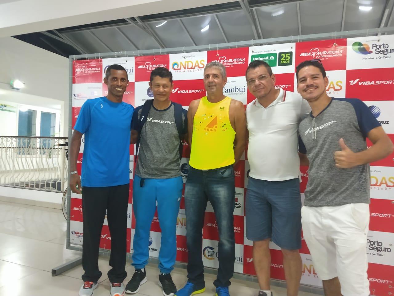 Giovani dos Santos e corredor especial Biel são destaques da Meia Maratona do Descobrimento